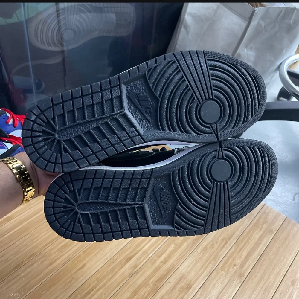 Air Jordan 1 high retro ‘Black Elephant’ - Picture 7 of 8